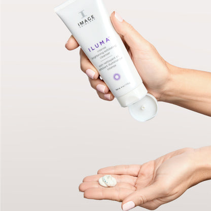 ILUMA™ INTENSE BRIGHTENING EXFOLIATING CLEANSER