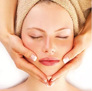 Treating sensitive deals skin